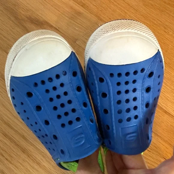 Toddler Skechers Kids Blue and Green Water Shoes, size 8 - Picture 7 of 9